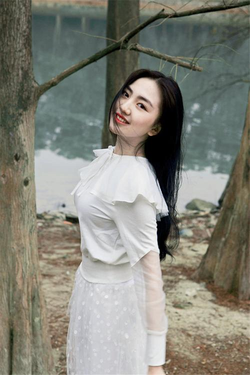 小诗成为学校教具笔趣阁小说阅读体验